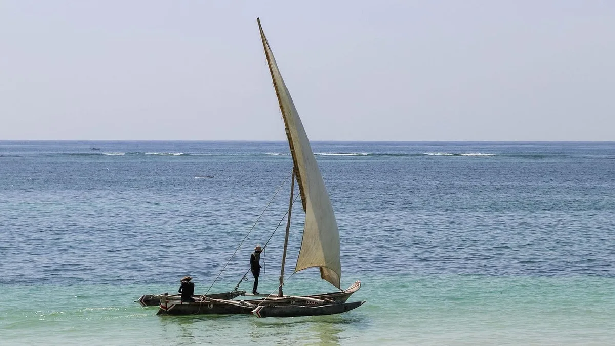 Croisière en dhow au Kenya : navigation traditionnelle sur la côte swahili